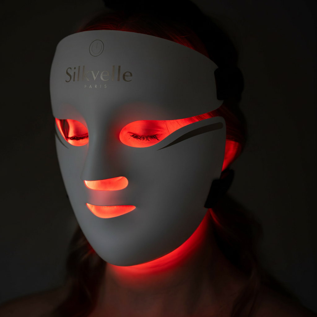 Silkvelle Dark LED Mask Retry